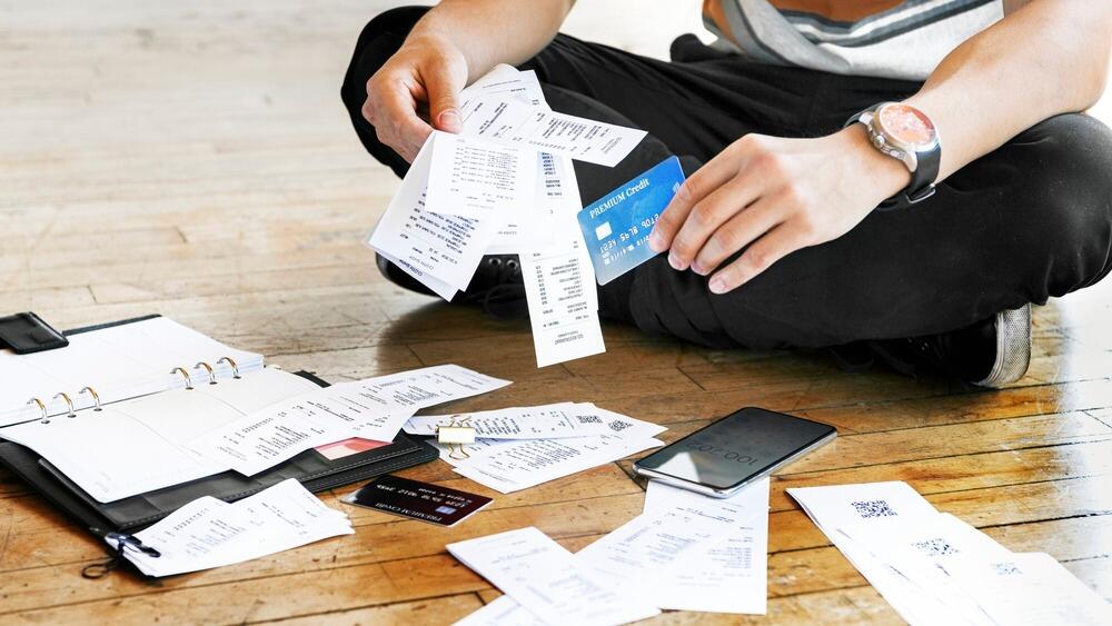 Applications-of-the-international-card-travel-Payment-various-bills